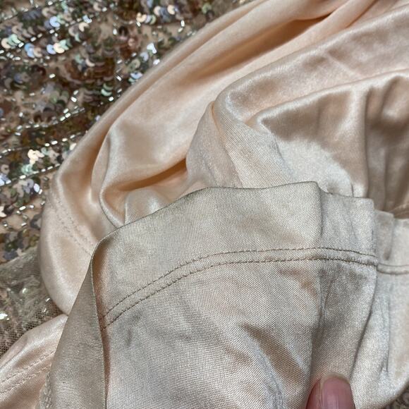 MAC DUGGAL Vintage Blush Rose Gold Sequined Evening Formal Gown - Picture 14 of 16